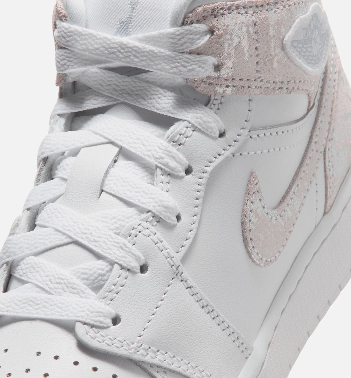 Air Jordan 1 Mid SE Grade School Shoes | White / Field Silver
